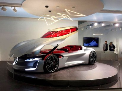 Międzynarodowe targi  wyposażenia wnętrz - samochody