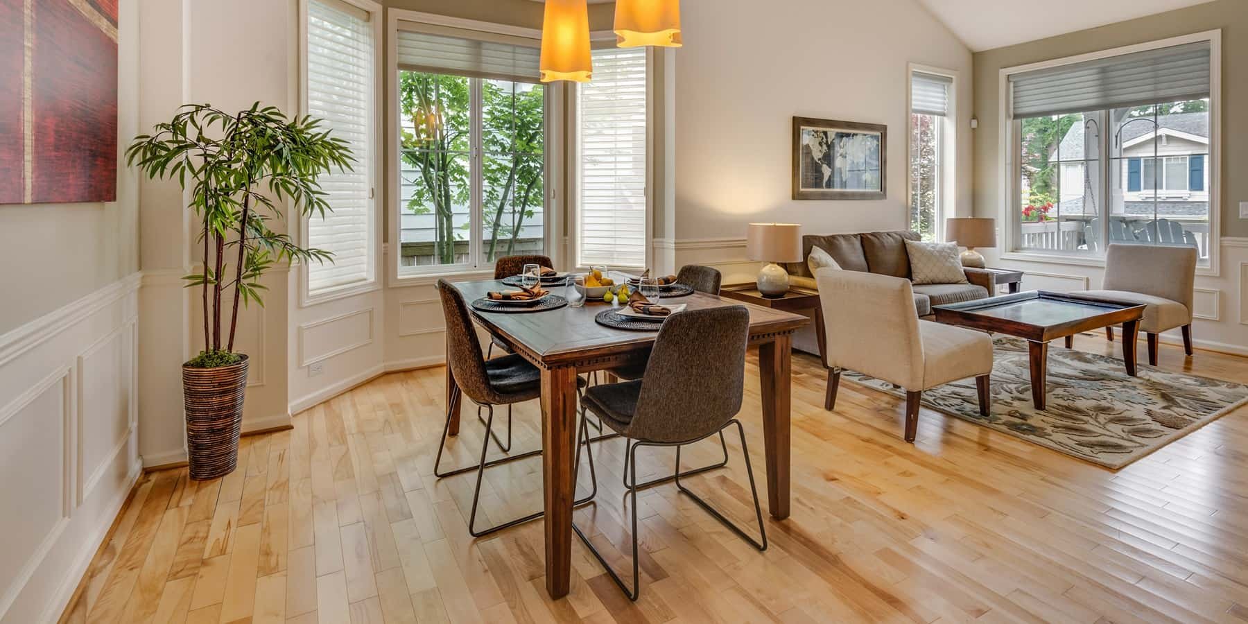 Aranżacja jadalni w salonie