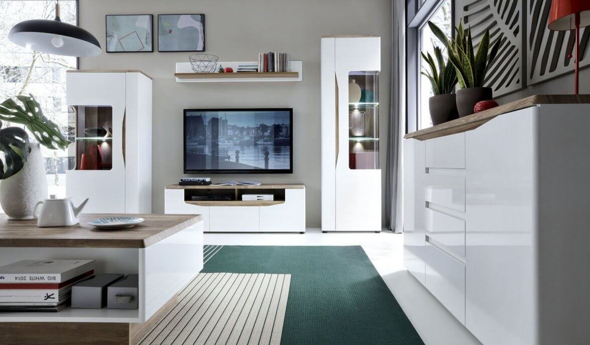 Biały salon w bloku