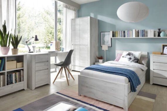 Niebieski motyw przewodni pokoju dziewczynki