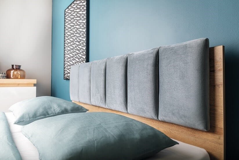 Przytulne łóżko w sypialni