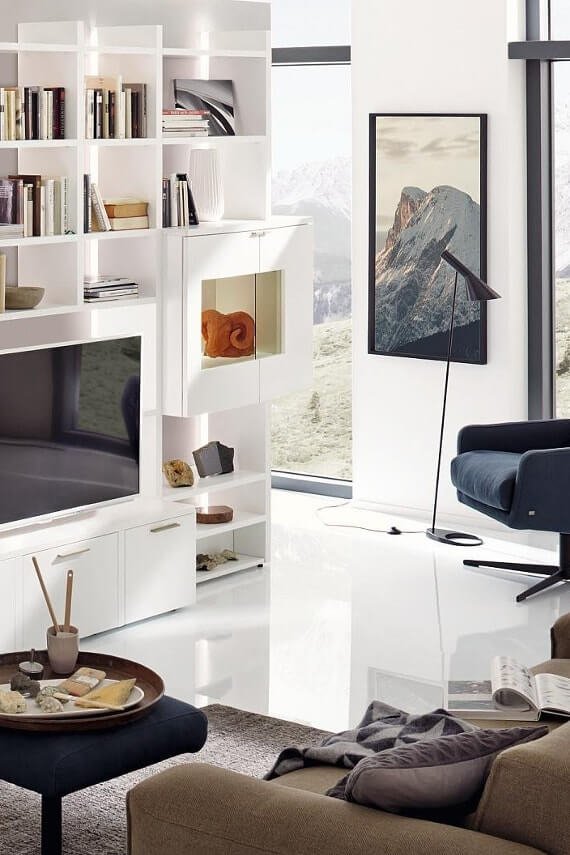 Regał zamiast ściany w pokoju dziennym Regał zamiast ściany w pokoju dziennym