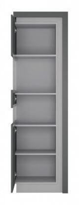 Witryna z kilkoma półkami Witryna z kilkoma półkami